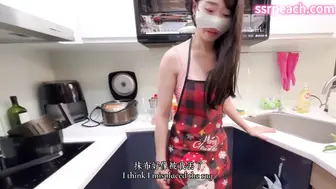 到同學家做客，身材火辣的蔡媽媽，請我幫忙下廚，事情卻演變得一發不可收拾_4K