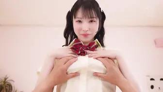 HMN-798 [中文字幕]无码破解「大叔你是不是超想直接中出啊？」被小恶魔系年下JK少女一脸坏笑地挑逗 舌吻挑衅的同时 居高临下地看着你撸管 手口并用诱导你中出 香水纯