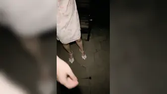 海角乱伦原创视频泄露，乱伦小姨子周末去公园野战，小姨子穿高跟鞋裙子很性感