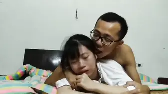 【姐弟乱伦】表弟边操边舔耳朵表姐立即兴奋起来