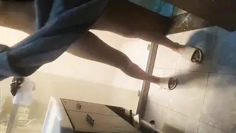 真实姐弟乱伦，姐姐穿着制服诱惑弟弟操自己