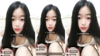 私人定制 童颜巨乳妹子视讯自慰给金主爸爸