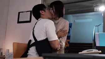 MIDA-406 [无码中文字幕] 戴着土气眼镜的书店打工妹其实是个反差闷骚巨乳女孩 总爱细声念叨那些从色情书上学来的淫语 尝过肉棒的滋味就一发不可收拾 水卜樱