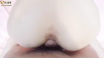 粉嫩的双马尾小女友萝莉被被粗大几把无套强插，粉嫩小穴射爆白浆精液