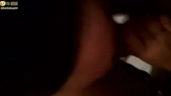 约炮清纯可爱的卫校婊子，阴毛旺盛，无套插入，简直爽翻天呀！