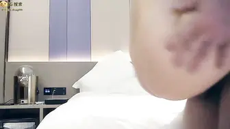 酒店开房约操极品女神，一字马，颜值身材超级棒，老哥馒头舔逼，爽的美女啊啊叫，深喉吃大